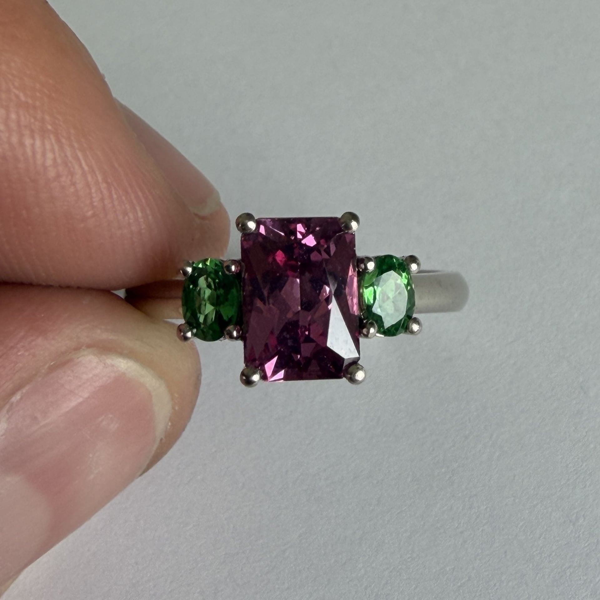 Damenring spinell tsavorit — Mint (M) Ringe